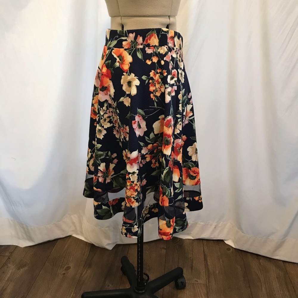 Floral knit skirt